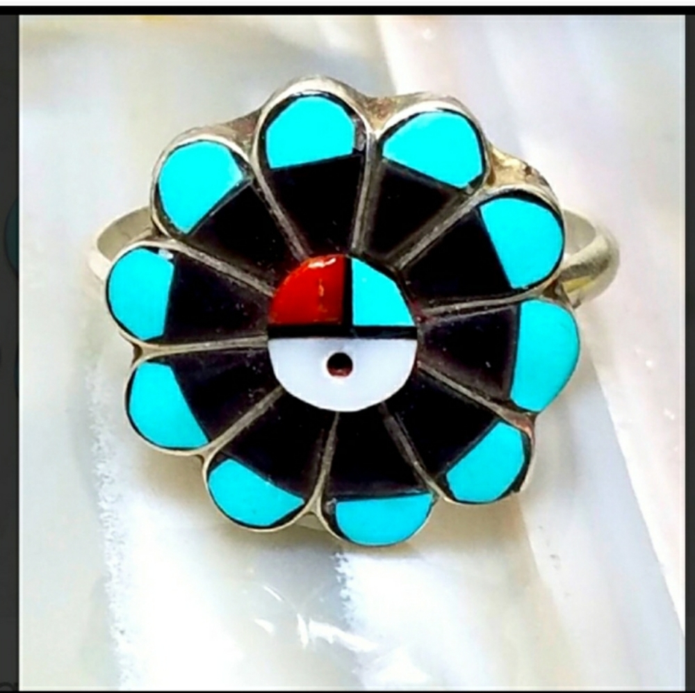 Zuni sun face ring... signed... vintage... authen